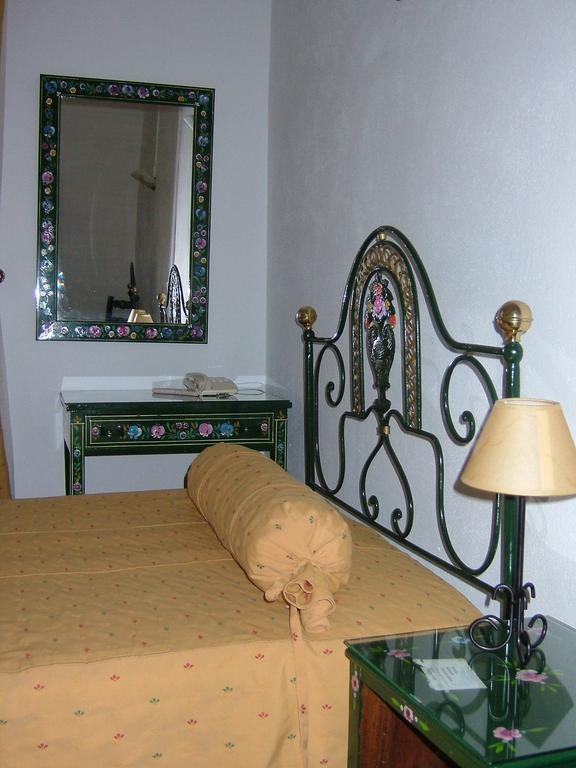 Alentejano Low Cost Hotel Estremoz Zimmer foto